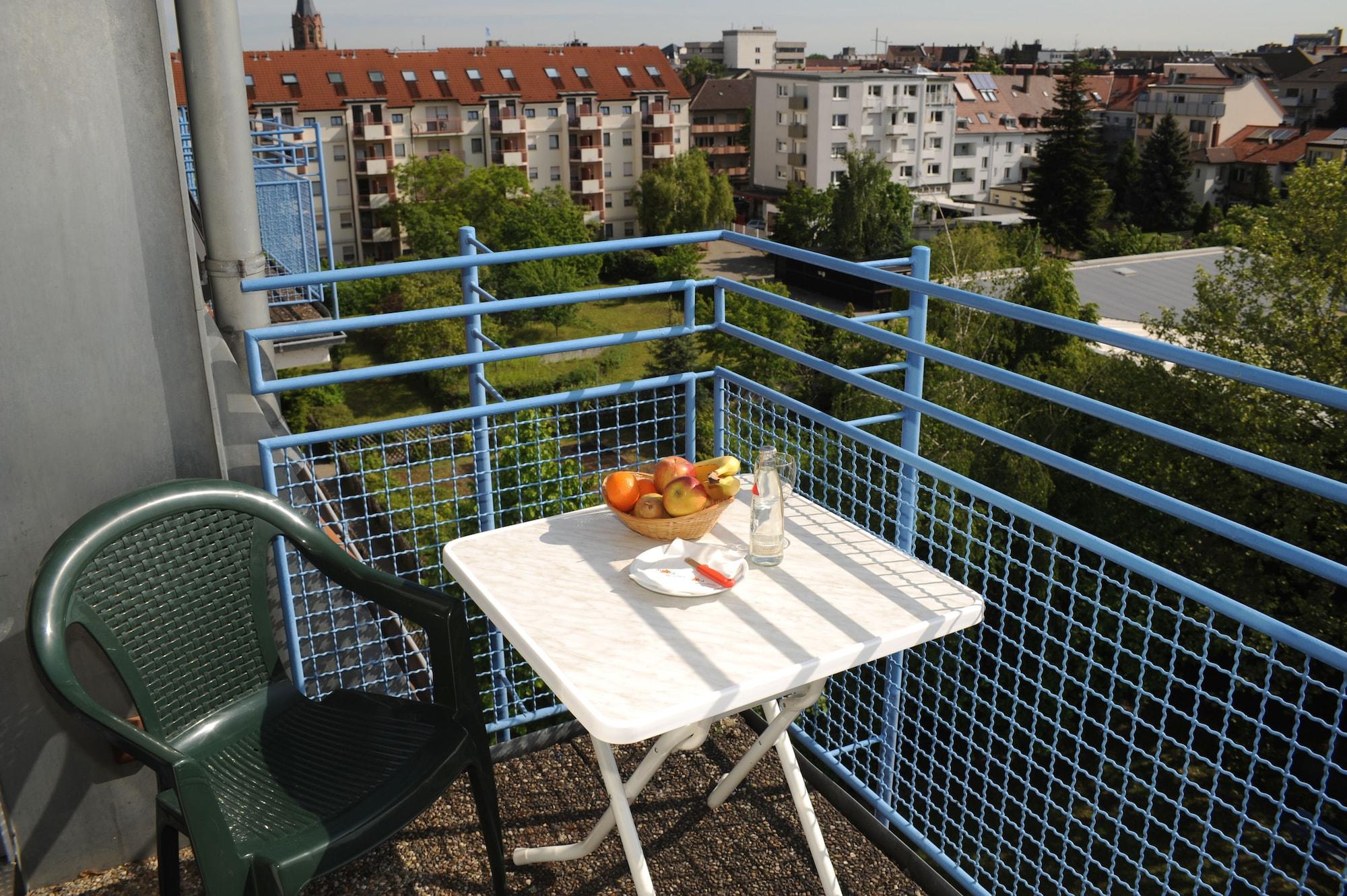 Acora Karlsruhe Zentrum Living The City - Apartments 外观 照片